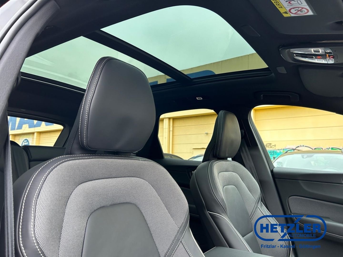 Volvo XC60 Plus Dark AWD B5 Benzin EU6e AHK Leder Digi