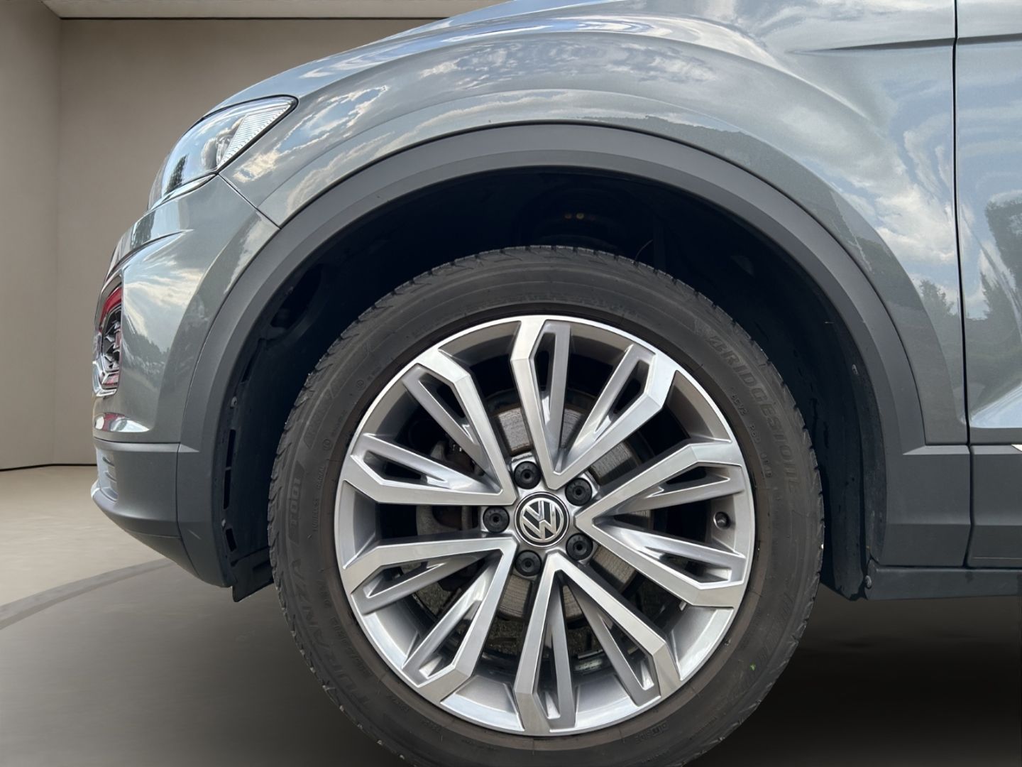 Volkswagen T-Roc Style 1.5 TSI DSG - Samsaru's Car Outlet