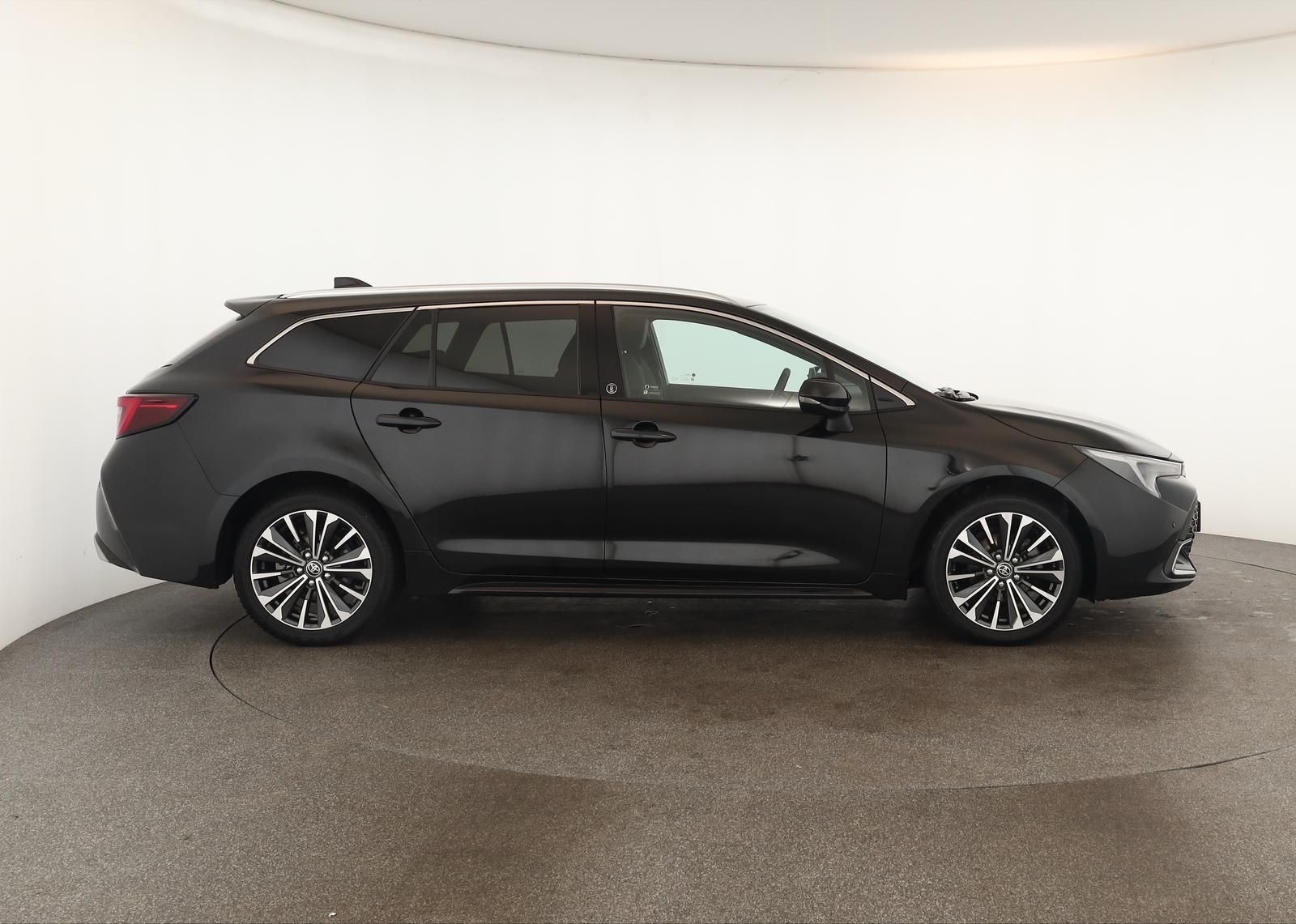 Toyota Corolla Touring Sports 1.8 CVT Team D Navi Kam