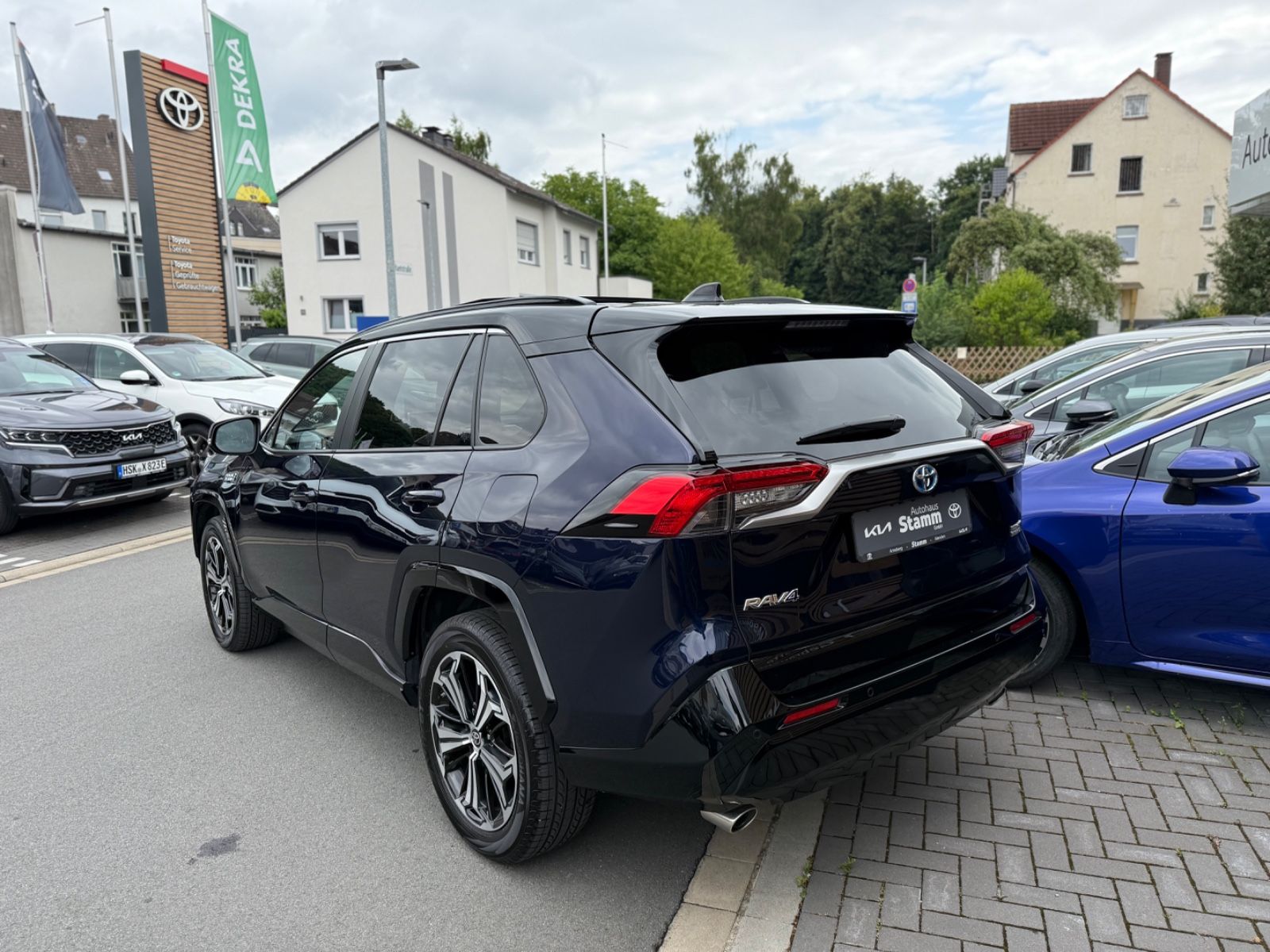 Toyota RAV 4 RAV4 Plug-in Hybrid 4x4 - Samsaru's Car Outlet