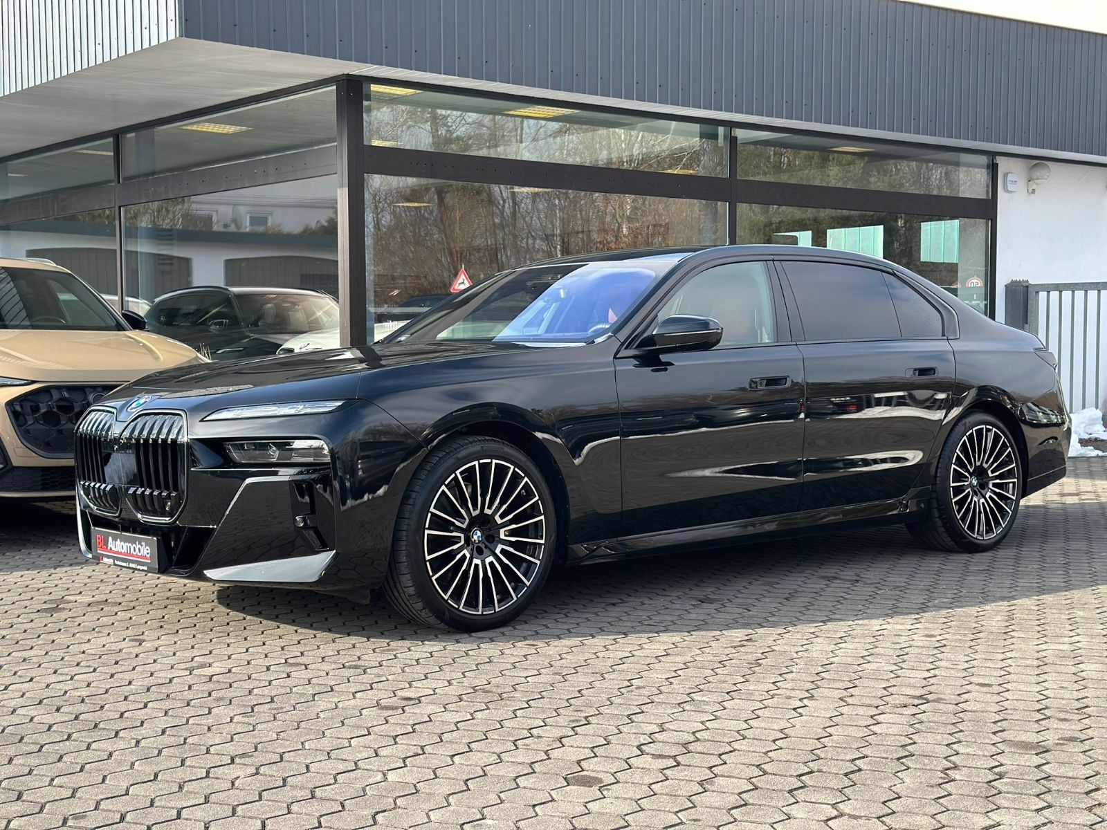 BMW 740d M INDIVIDUAL.AUTOTÜR.FOND ENT.SKY.MASSAGE