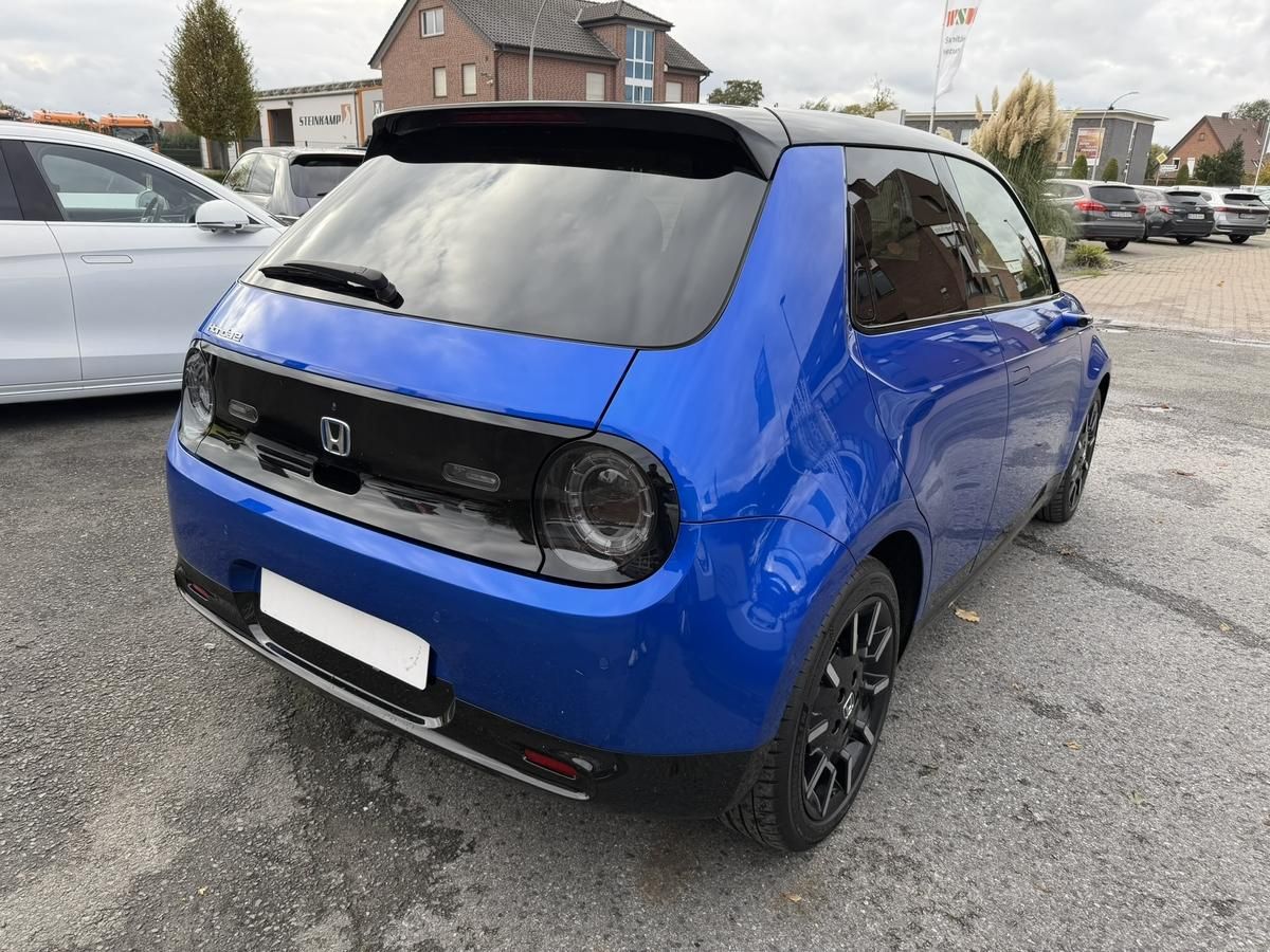 Honda e Advance (17")