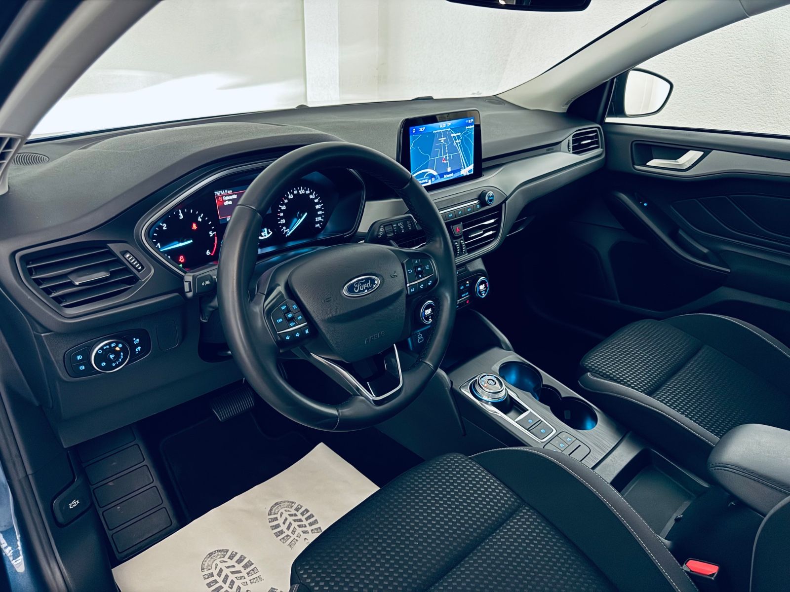 Ford Focus Lim. Cool & Connect - Samsaru's Car Outlet