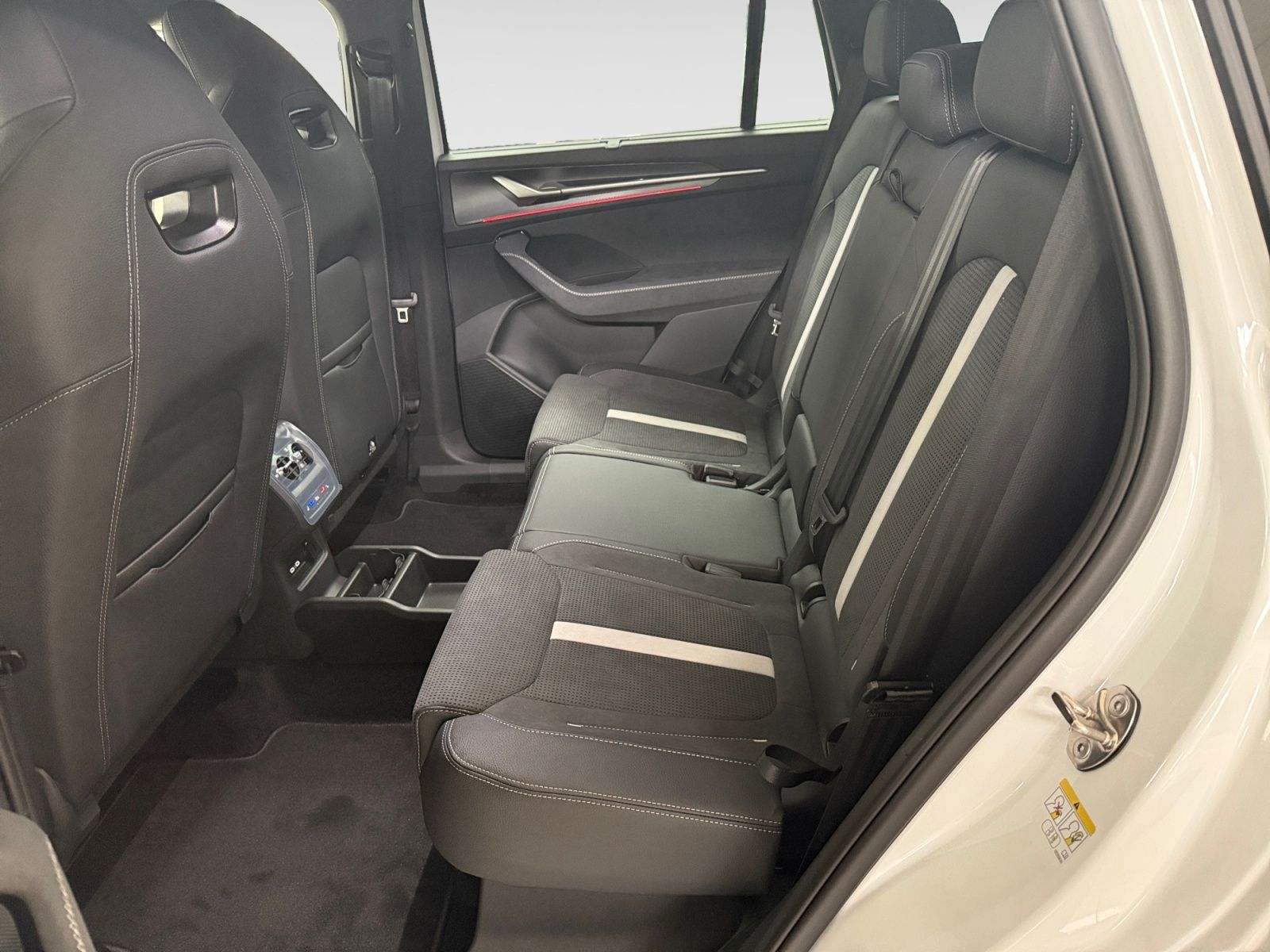 Skoda KODIAQ IV SPORTLINE 1.5 TSI DSG NAVI LED AHK