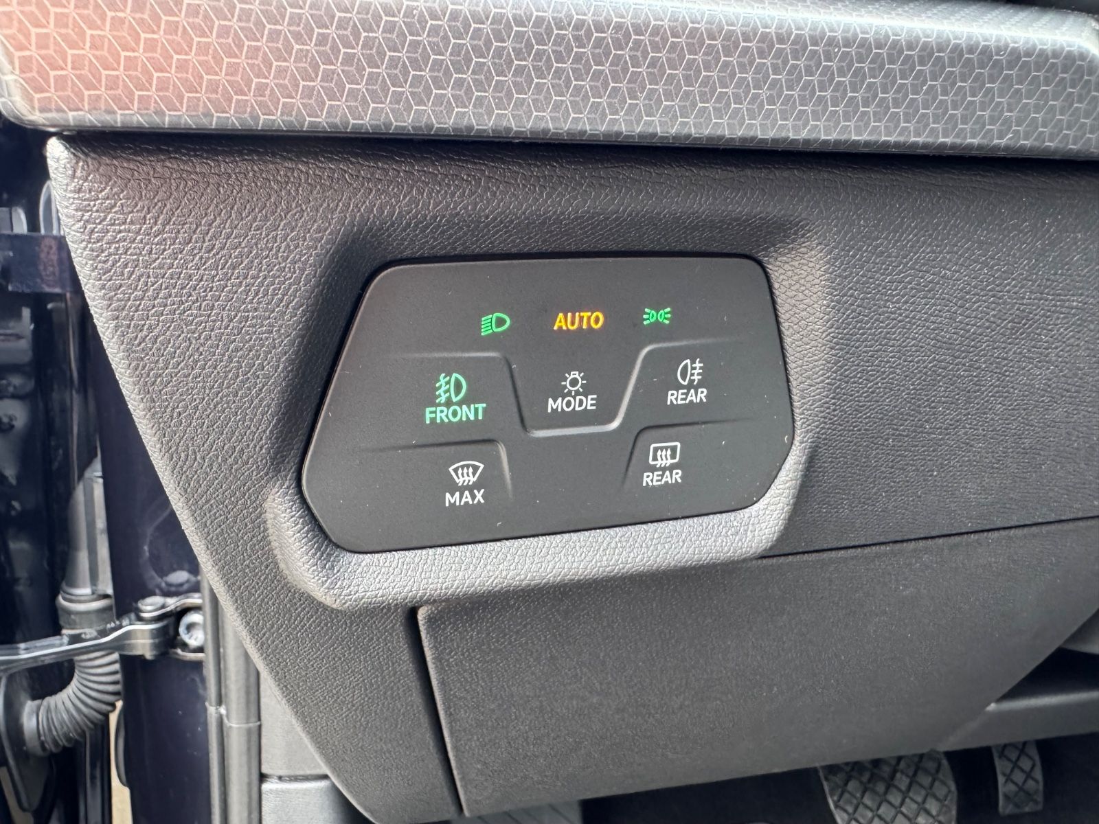 Seat Leon ST 1.0 eTSI 110PS Style Business DSG7 - Samsaru's Car Outlet