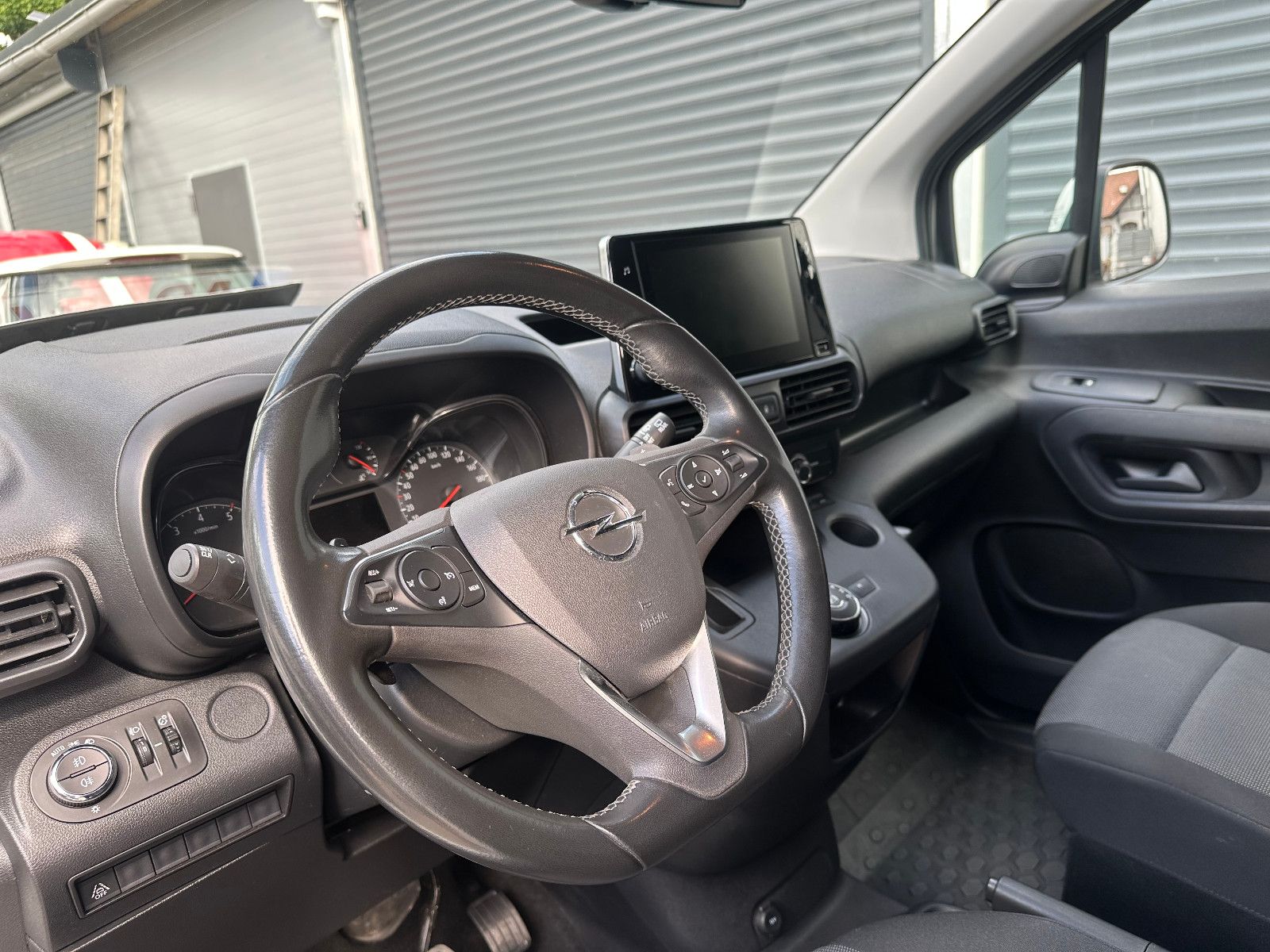 Opel Combo E Cargo Edition - Samsaru's Car Outlet