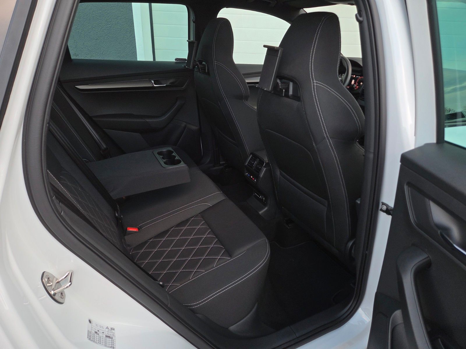 Skoda Karoq Sportline 4x4 DSG*STHEIZ*AHK*VOLL*WG-2029*