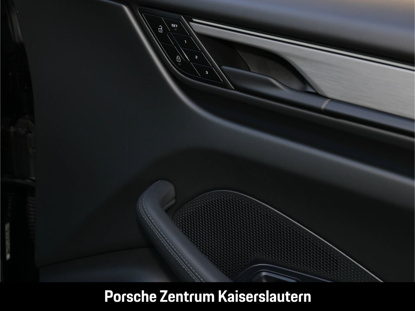 Porsche Macan 4 BOSE Luftfederung Rückfahrkamera LED