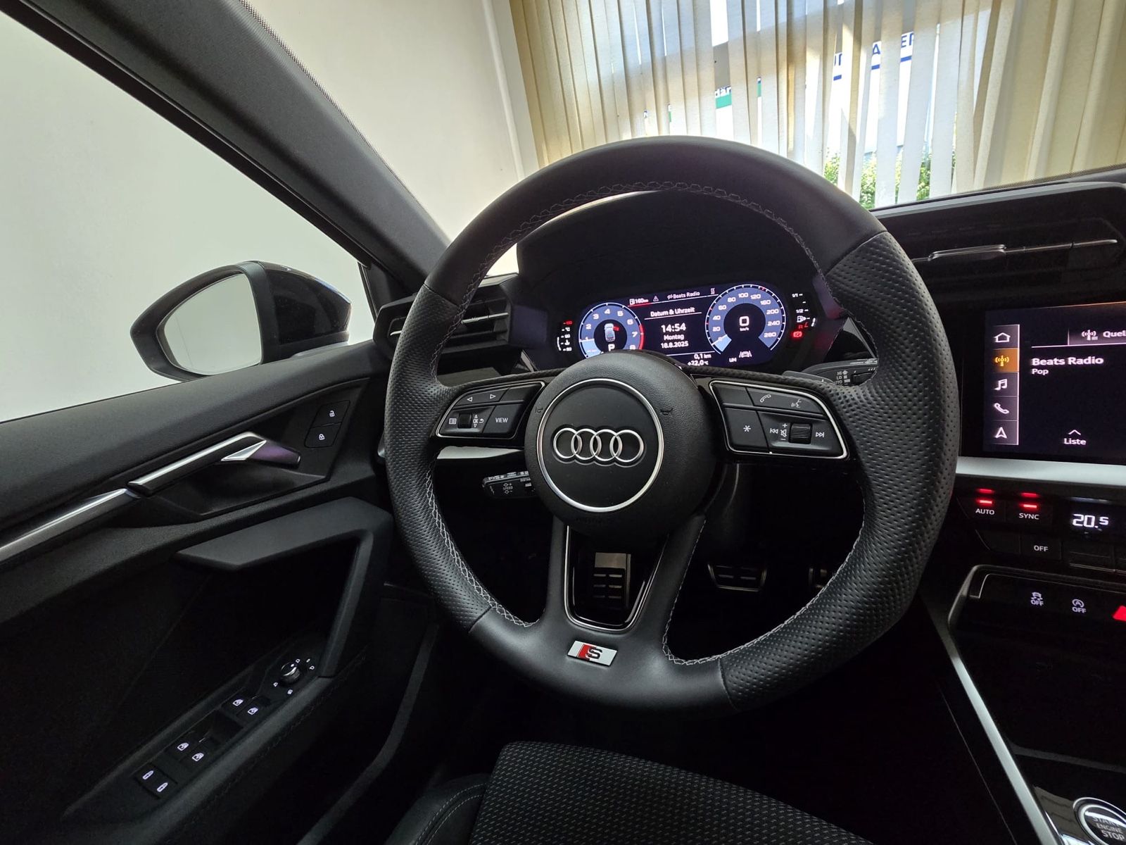 Audi A3 Sportback 30TFSI S-tronic S-Line Optik schwaz