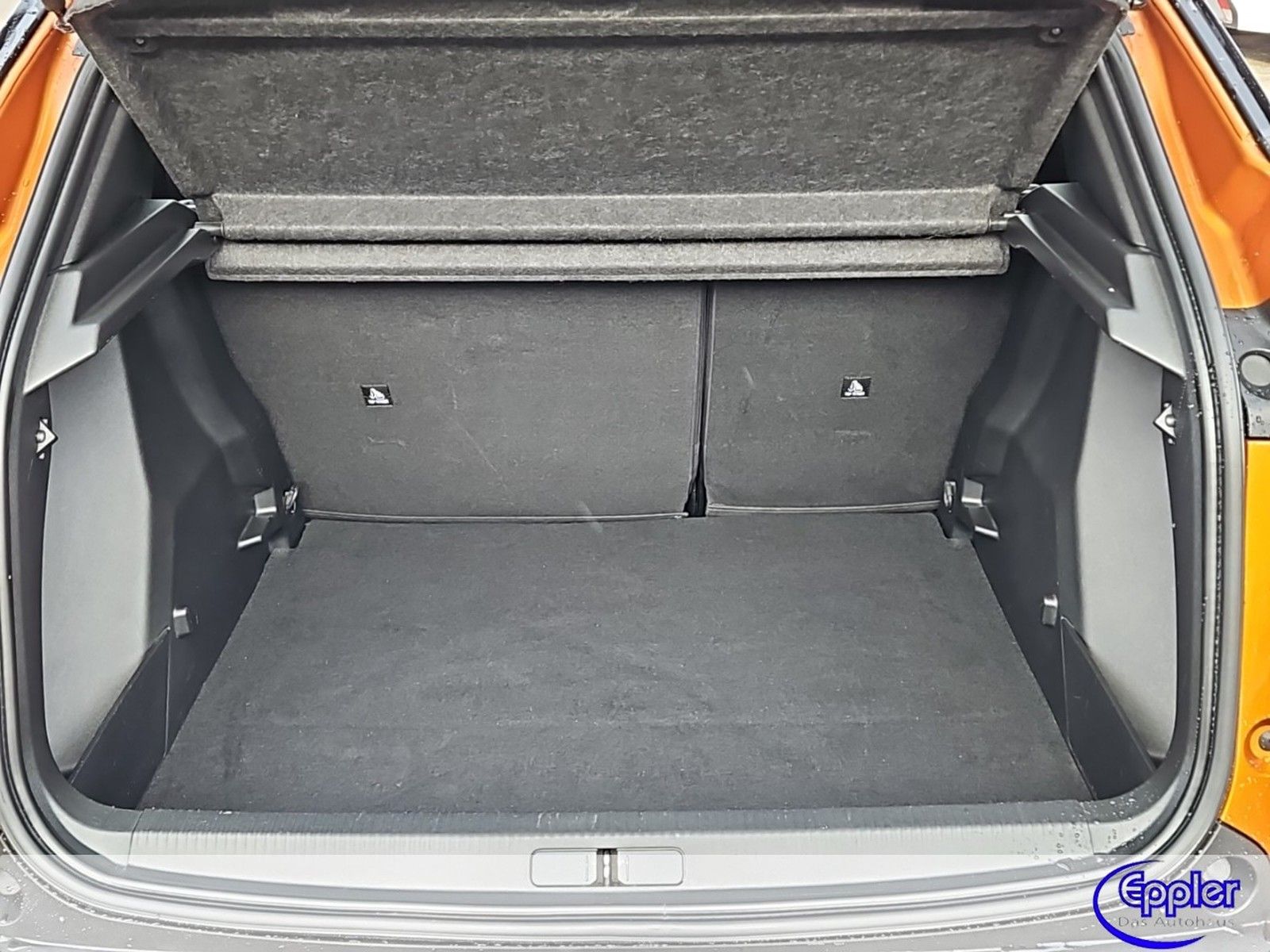 Peugeot 2008 Active Elektro 136 - Samsaru's Car Outlet