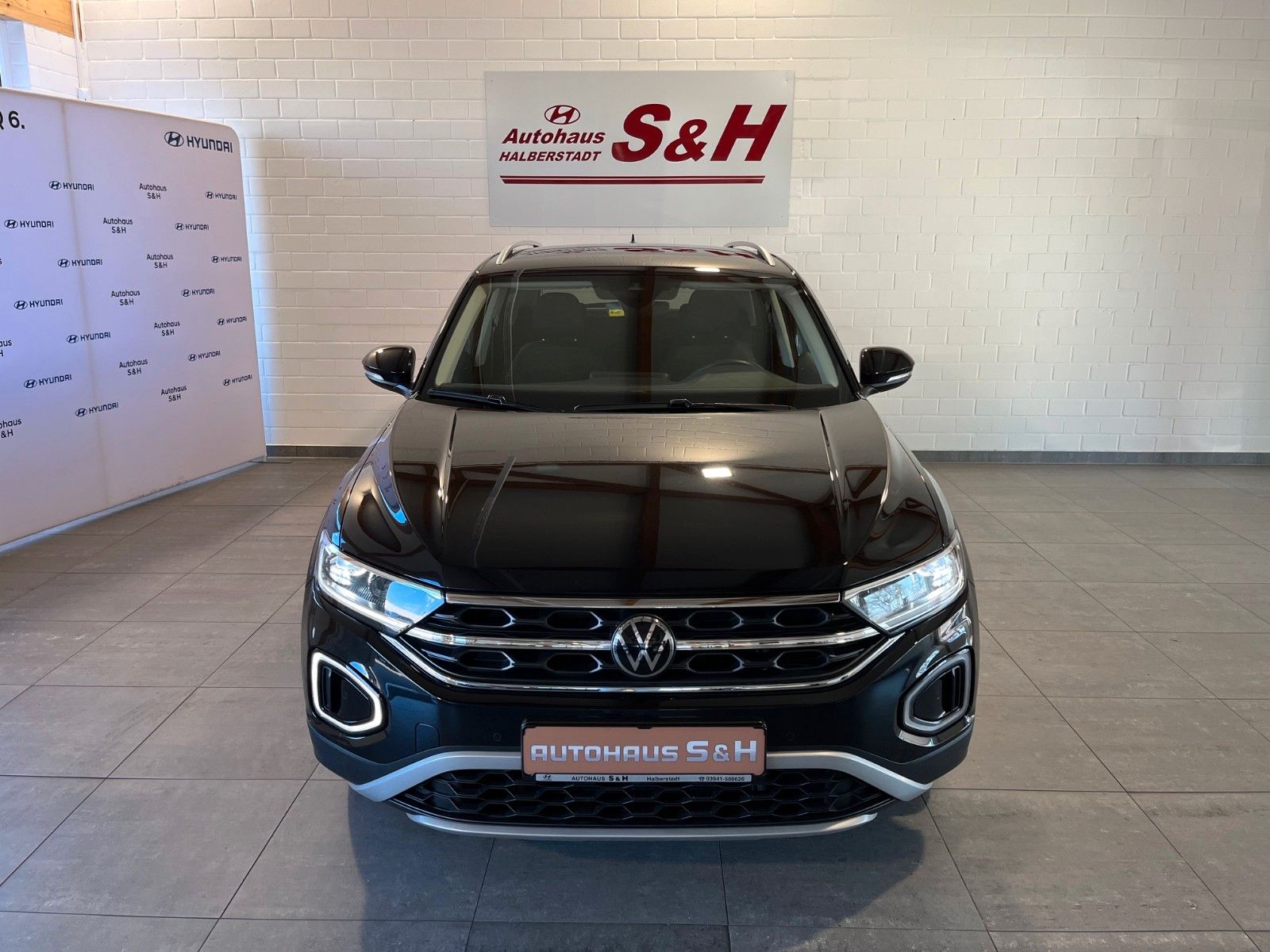 Volkswagen T-Roc 1.0TSi Style - Samsaru's Car Outlet