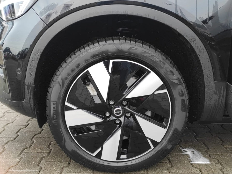 Volvo EX40 Plus Twin Motor