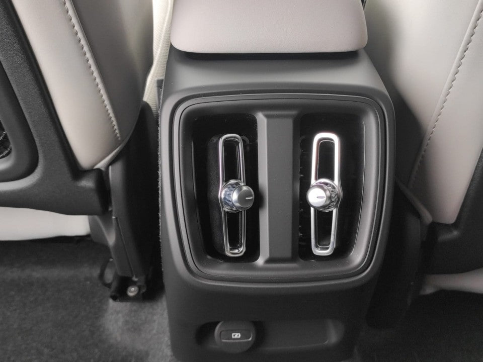 Volvo EX40 Plus Twin Motor