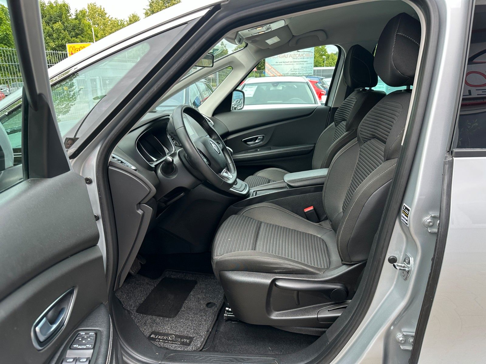 Renault Grand Scenic 160 EDC - Samsaru's Car Outlet