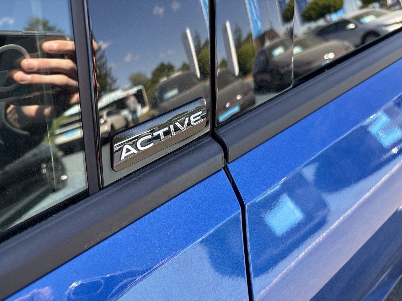 Volkswagen T-Roc 1.5 TSI Active - Samsaru's Car Outlet
