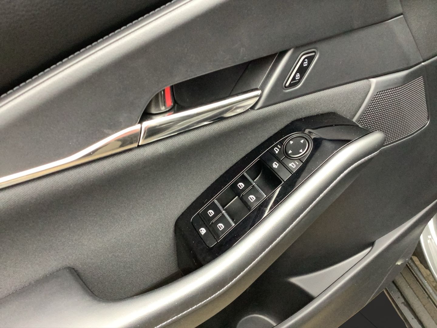 Mazda CX-30 SKYA-G CENTER-LINE+DESIGN-P+GJ-RÄDER !!