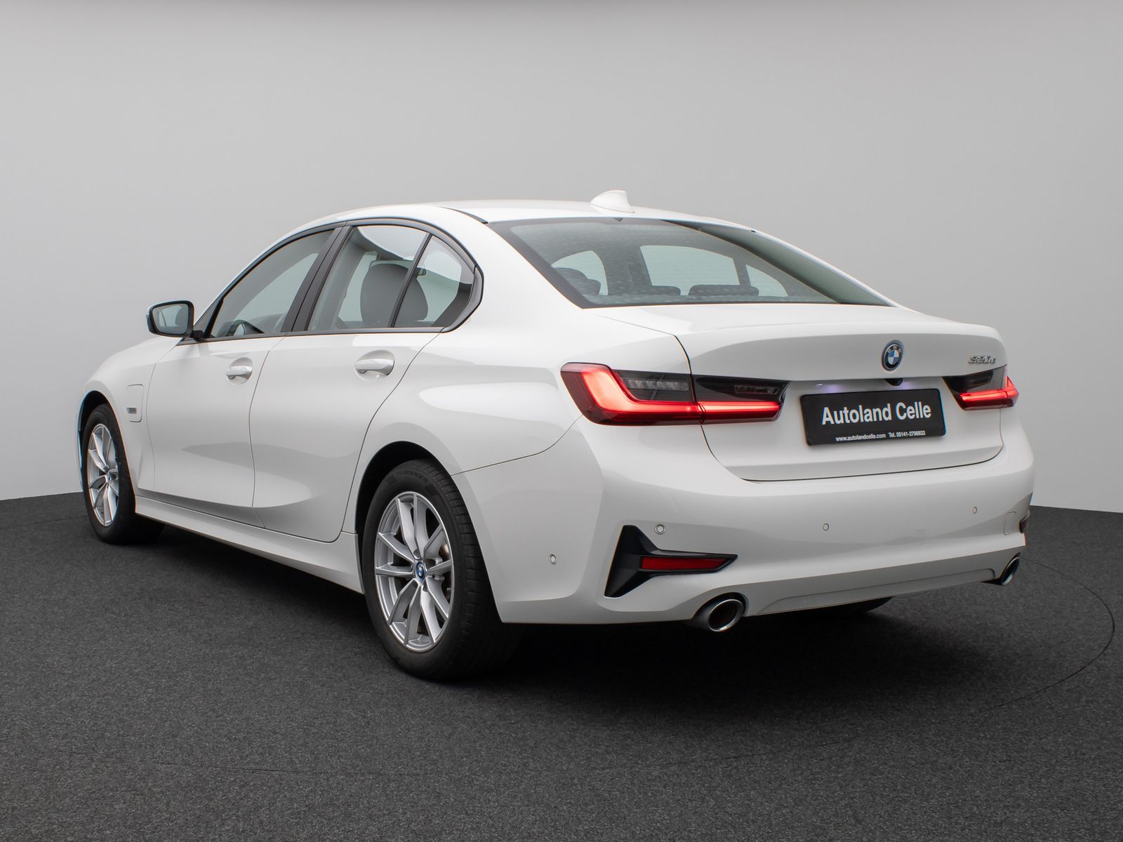 BMW 320e - Samsaru's Car Outlet