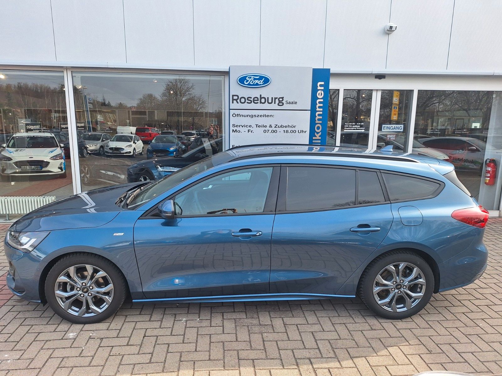 Ford Focus Turnier ST-Line X AHK NAVI LED PDC RFK LMF
