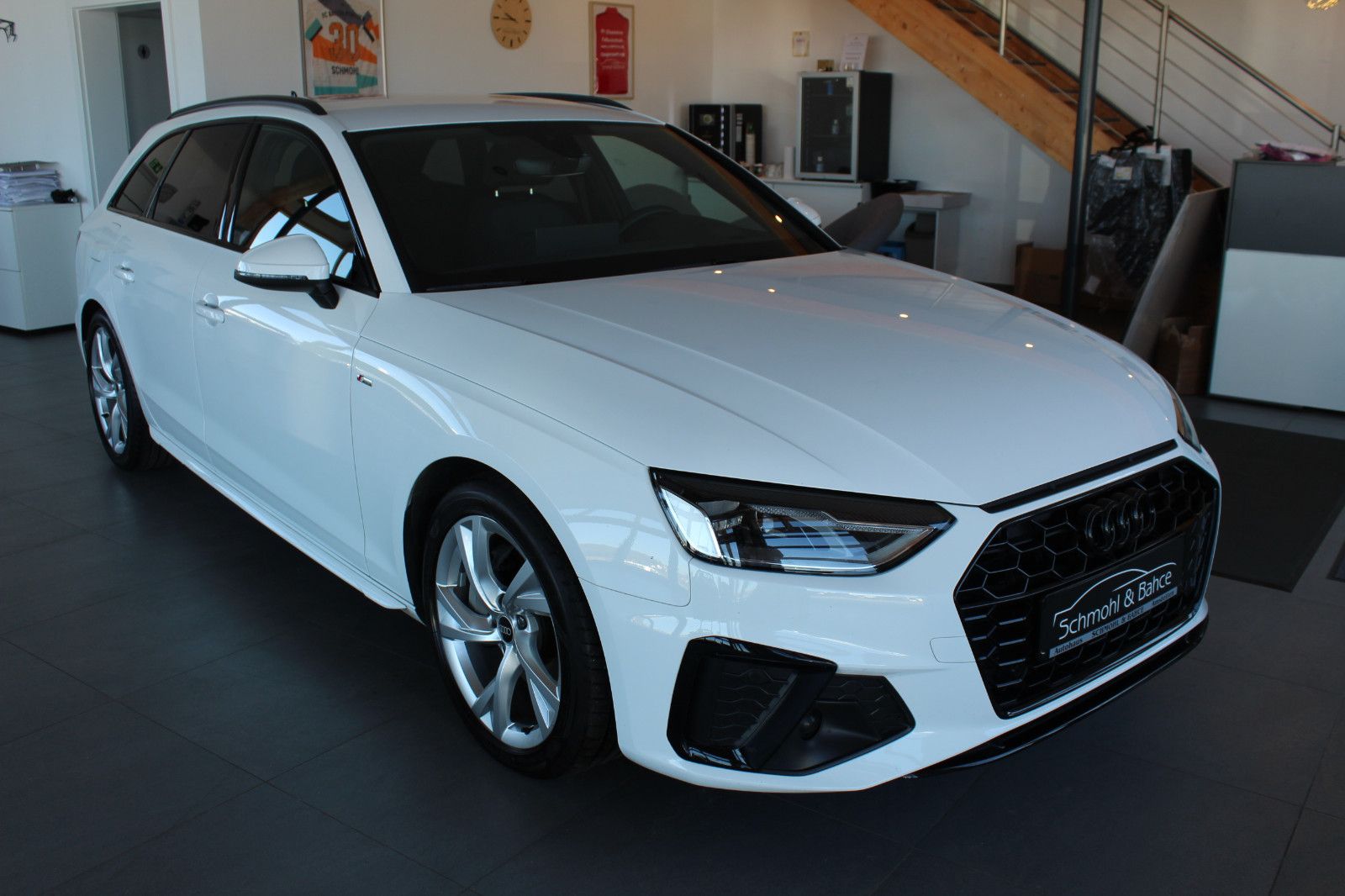 Audi A4 Avant 40 TDI S tronic S line sport - Samsaru's Car Outlet