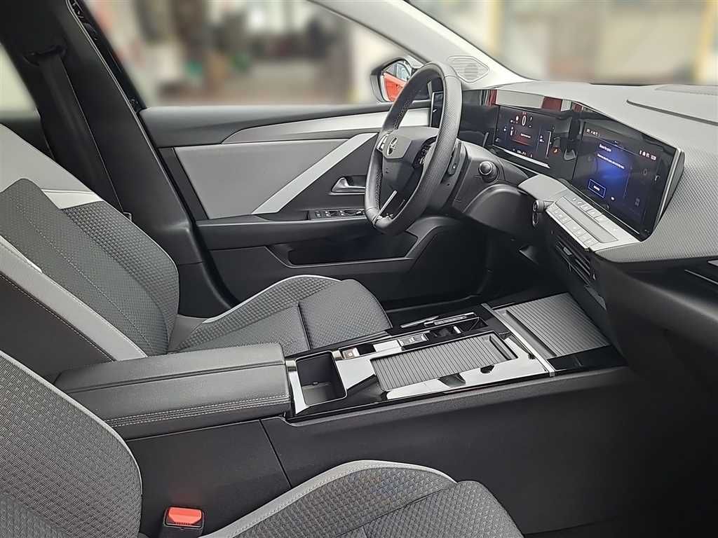 Opel Astra L 1.2 Business Edition - Samsaru's Car Outlet