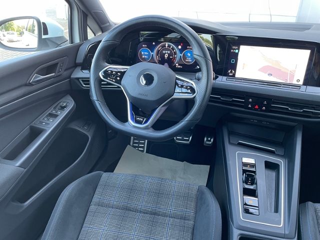 Volkswagen Golf VIII GTE 1.4 eHybrid DSG - Samsaru's Car Outlet
