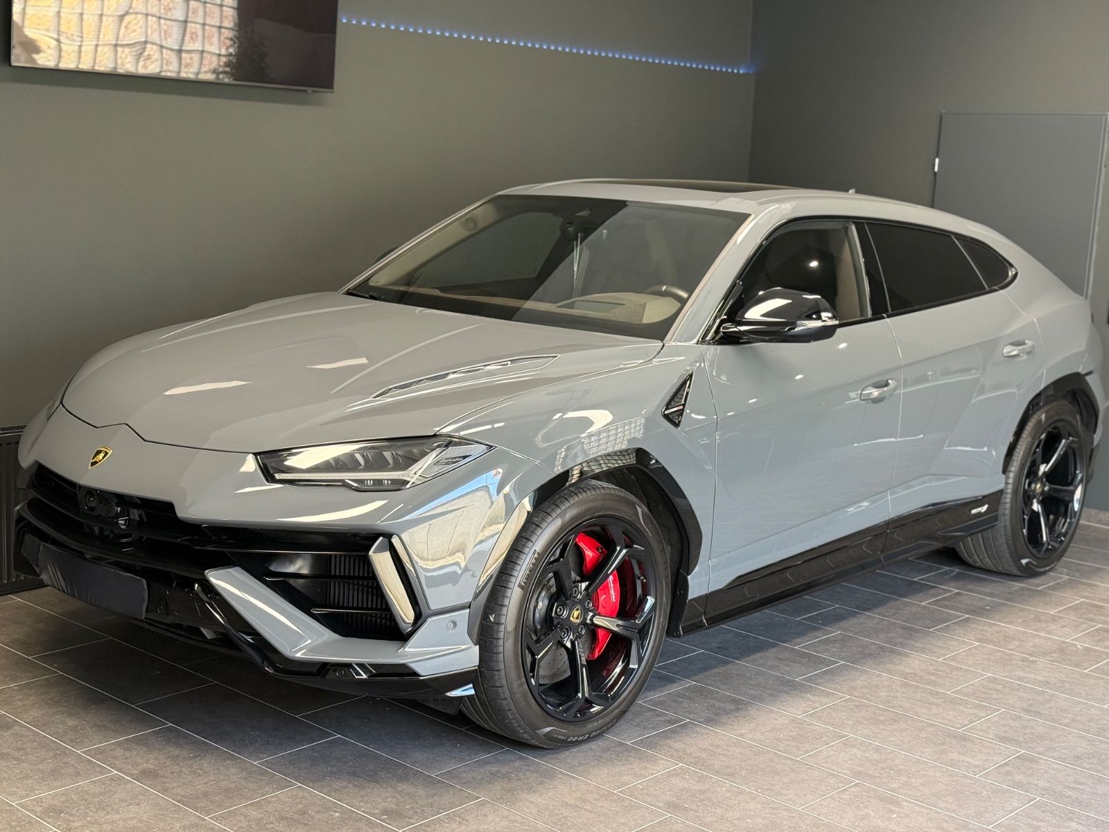 Lamborghini Urus S - Samsaru's Car Outlet