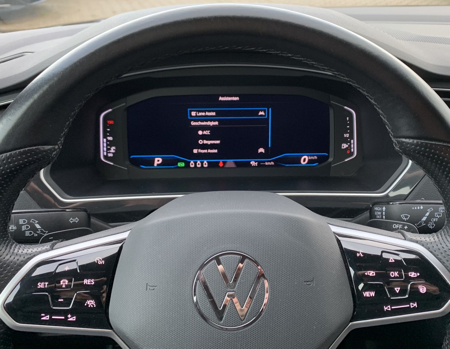 Volkswagen Tiguan 2.0 TDI*R-Line*4Motion*Leder*AHK*Cam*Navi