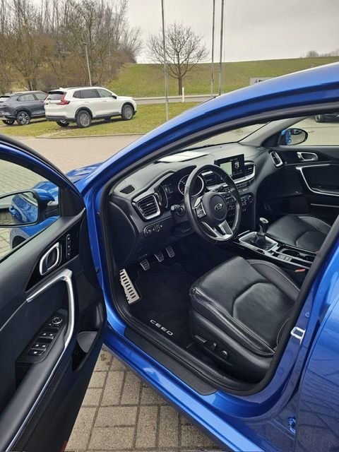 Kia Ceed 1.4 T-GDI Platinum Edition - Samsaru's Car Outlet