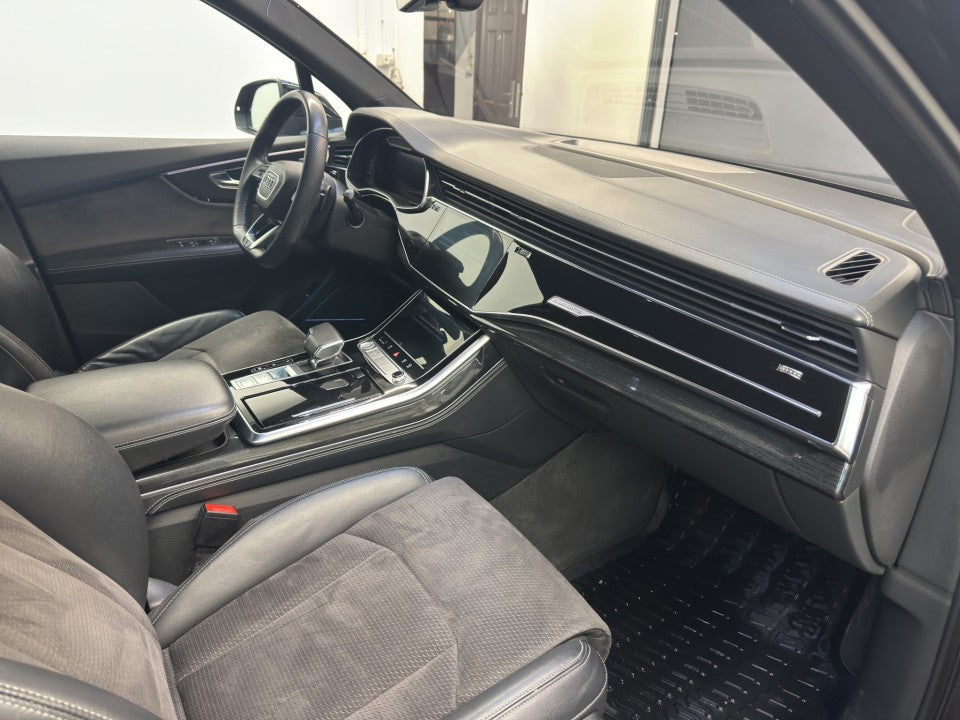 Audi Q7 50 TDI quattro 210Kw/286 Cp S-line 7 Locuri