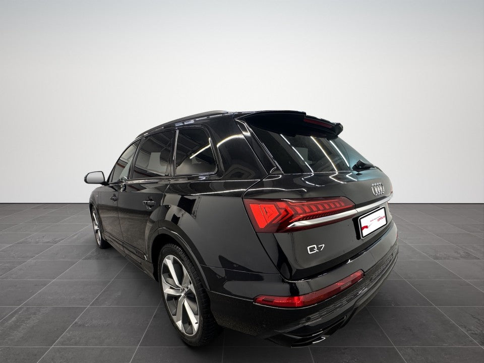Audi Q7 50 TDI quattro 210Kw/286 Cp S-line 7 Locuri