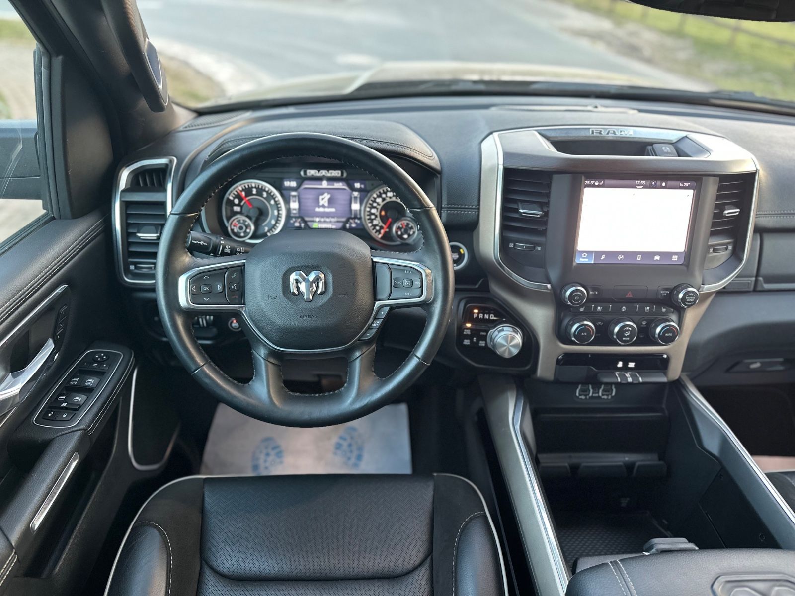 Dodge RAM 1500 LARAMIE CREW CAB 4X4 5.7L LPG