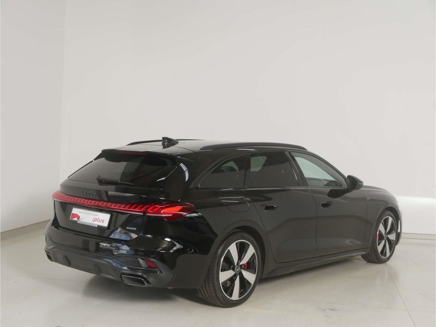 Audi A5 Avant e-hybrid quattro S line AHK/P-Dach/19''
