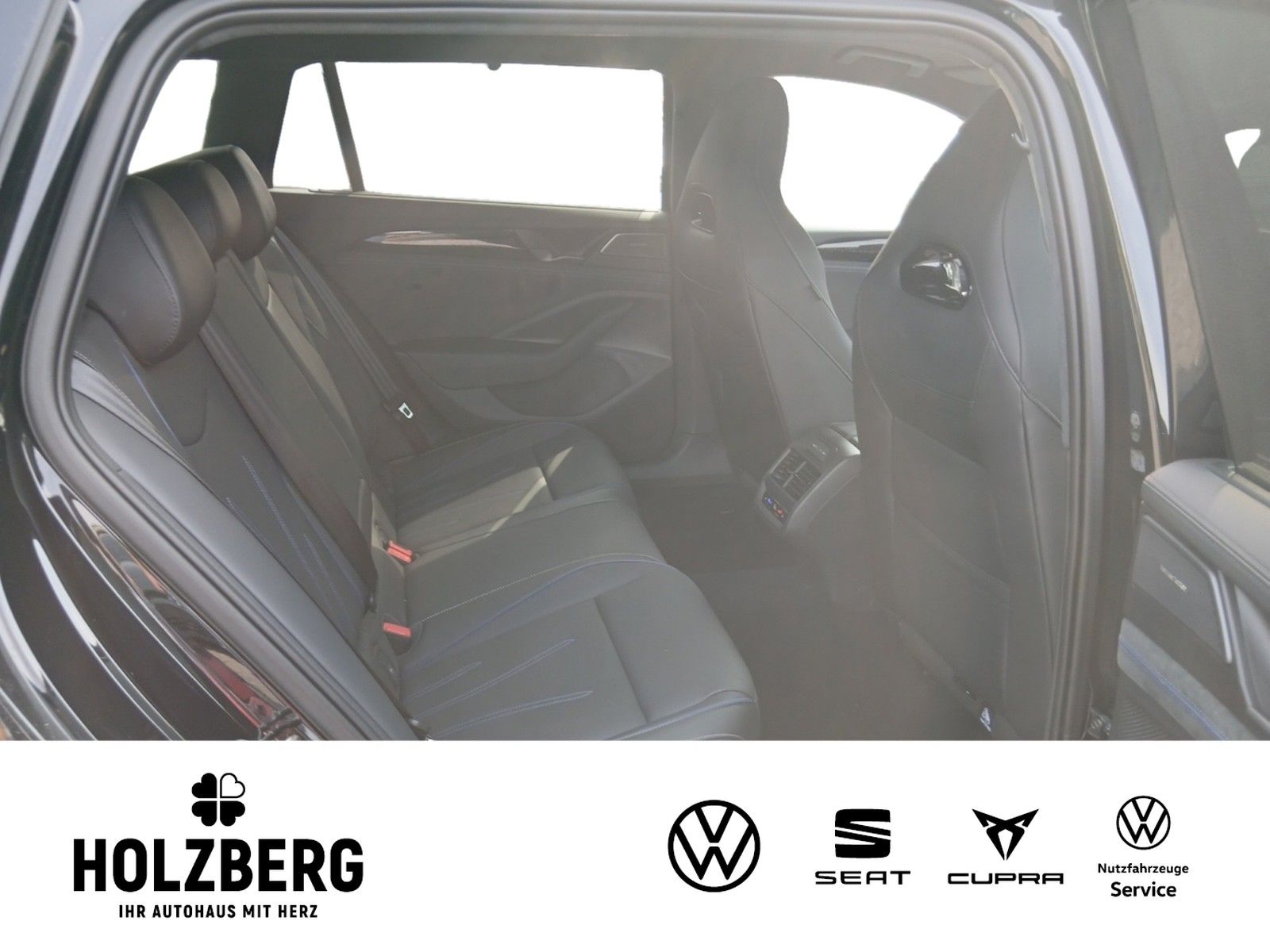Volkswagen Passat R-Line 1.5 eHybrid DSG SIGNATURE+AHK+PANO