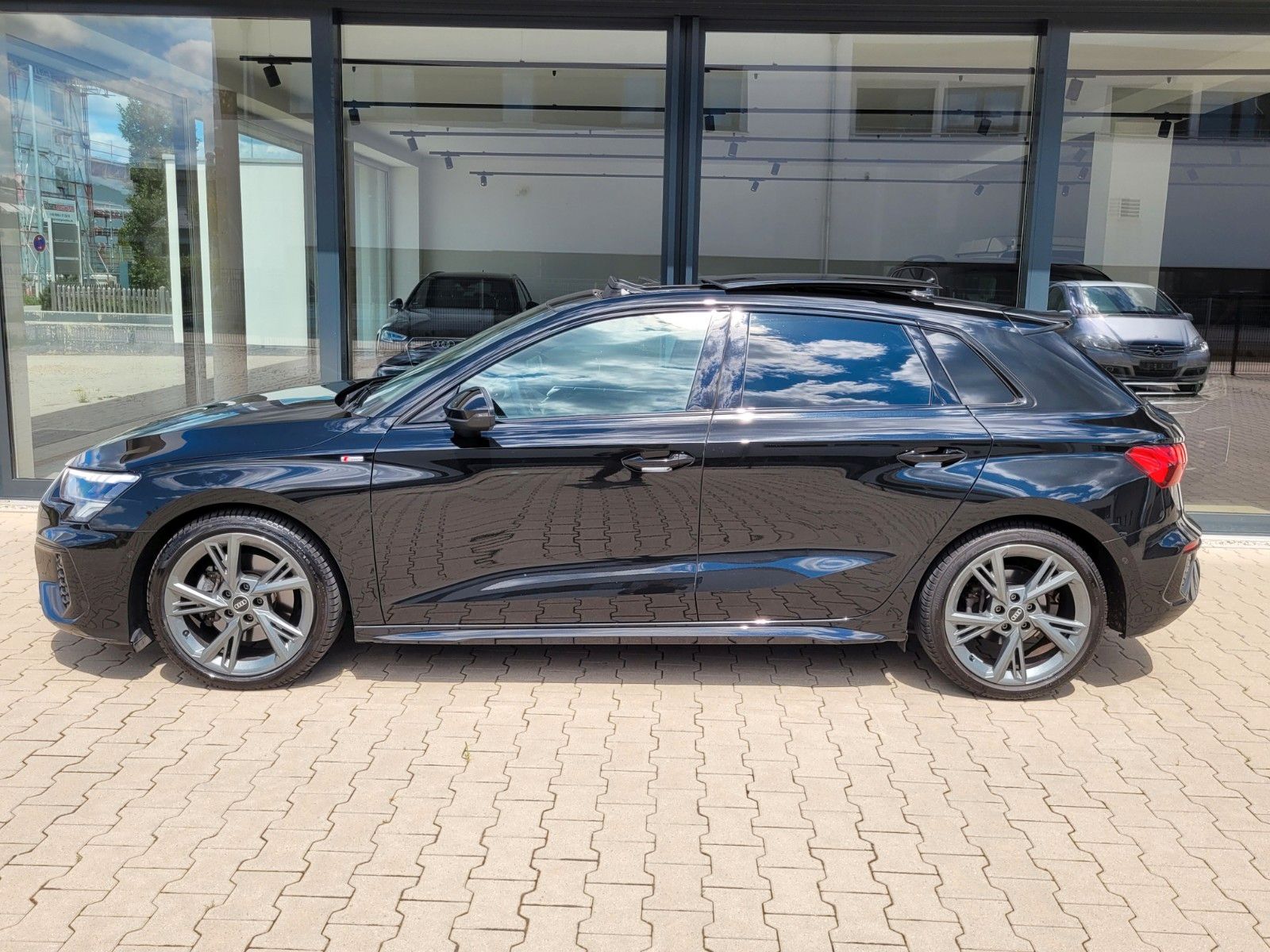 Audi A3 Sportback 35 TDI 2x S line Panorama 18" Black