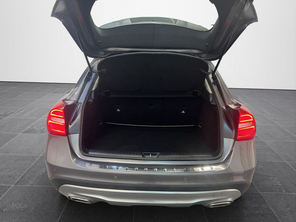 Mercedes-Benz Mercedes Benz GLA 220 d 4MATIC Aut.