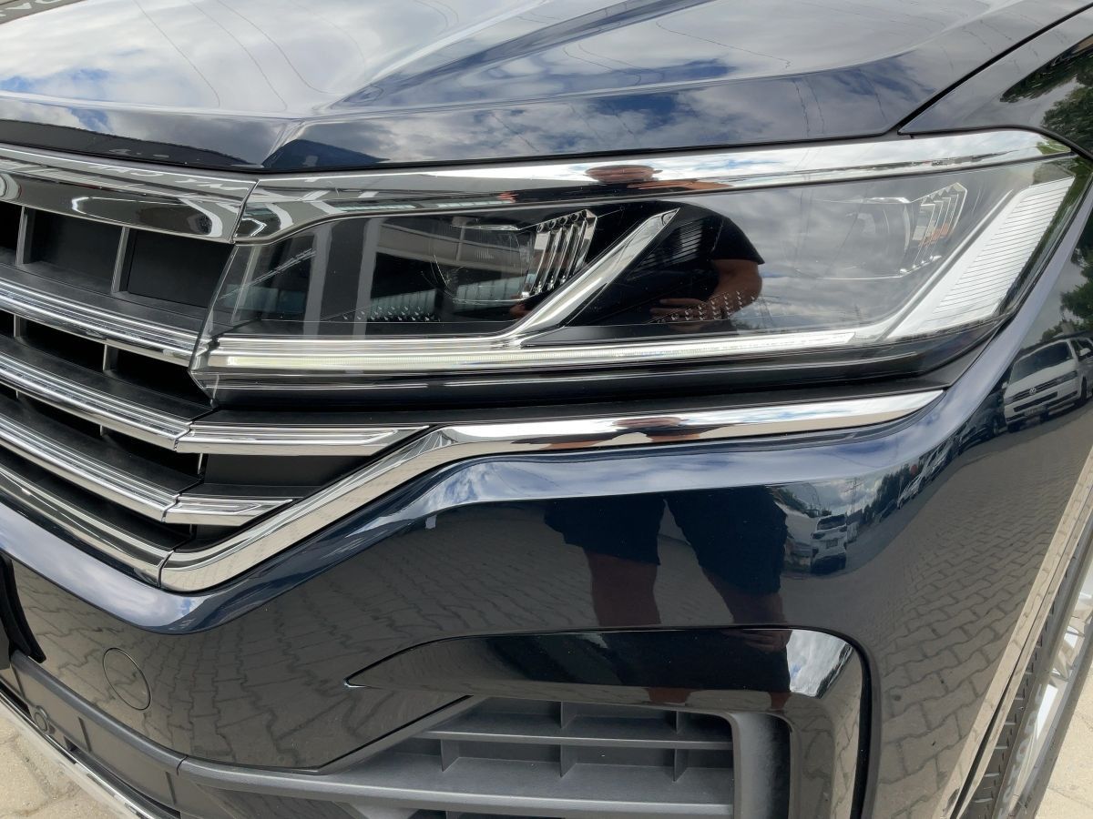 Volkswagen Touareg 3.0 TDI 4M R-LINE - Samsaru's Car Outlet