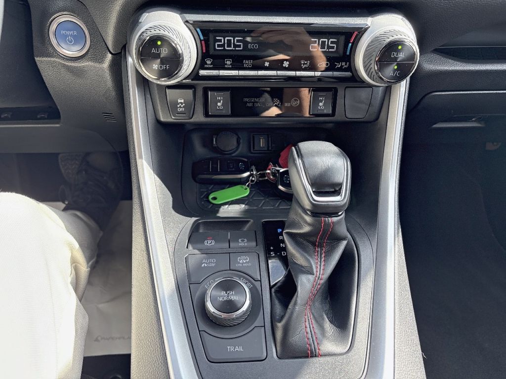 Toyota RAV 4 Plug-in Hybrid Comfort - Samsaru's Car Outlet