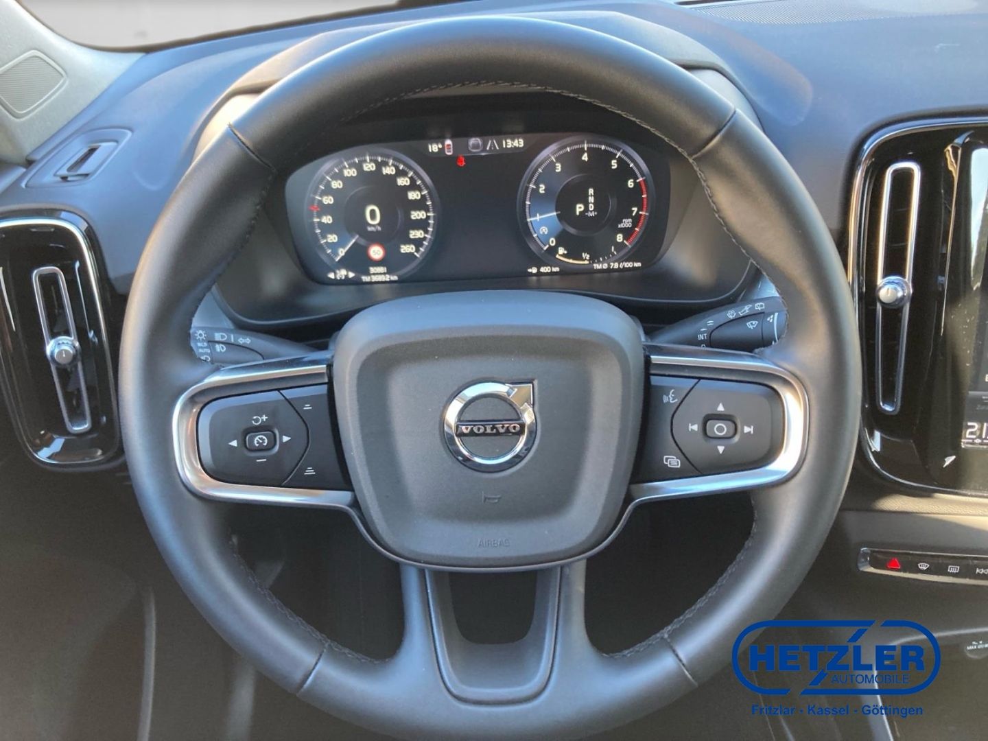 Volvo XC40 T3 Momentum Pro 2WD AHK Navi Soundsystem LE