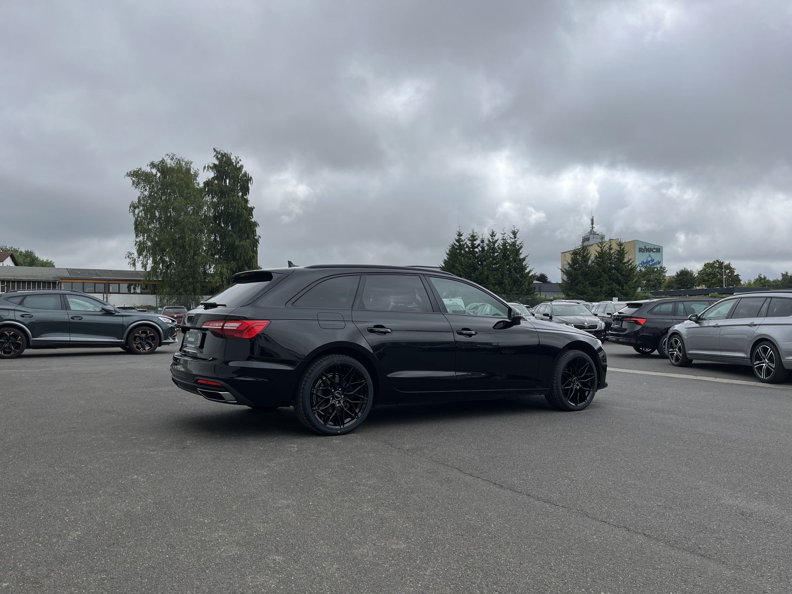 Audi A4 Avant 35 2.0 TFSI S-Line - Samsaru's Car Outlet