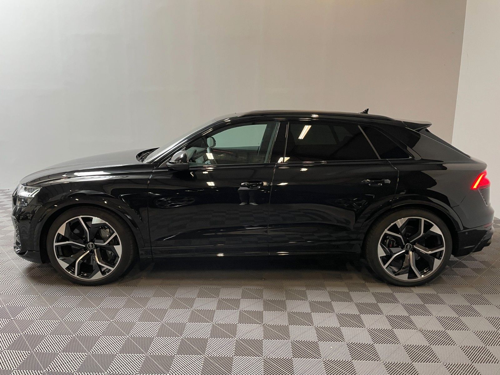 Audi RSQ8 4.0 TFSI quattro *Pano-Matrix-Keramik*