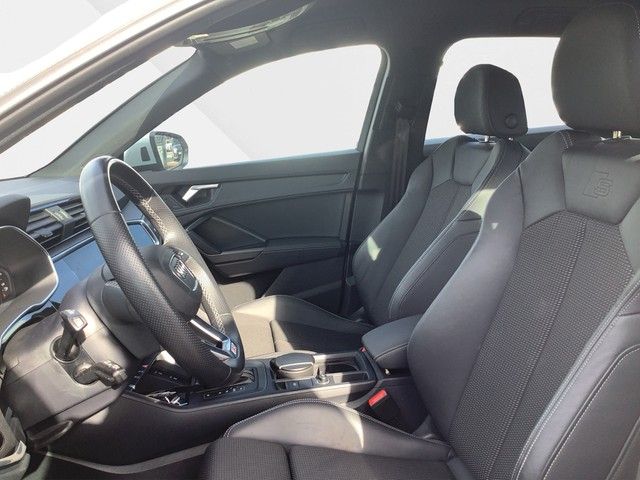 Audi Q3 40 TFSI quattro Advanced - Samsaru's Car Outlet