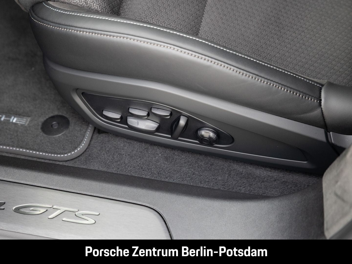 Porsche Taycan GTS Burmester HA-Lenkung Active-Ride