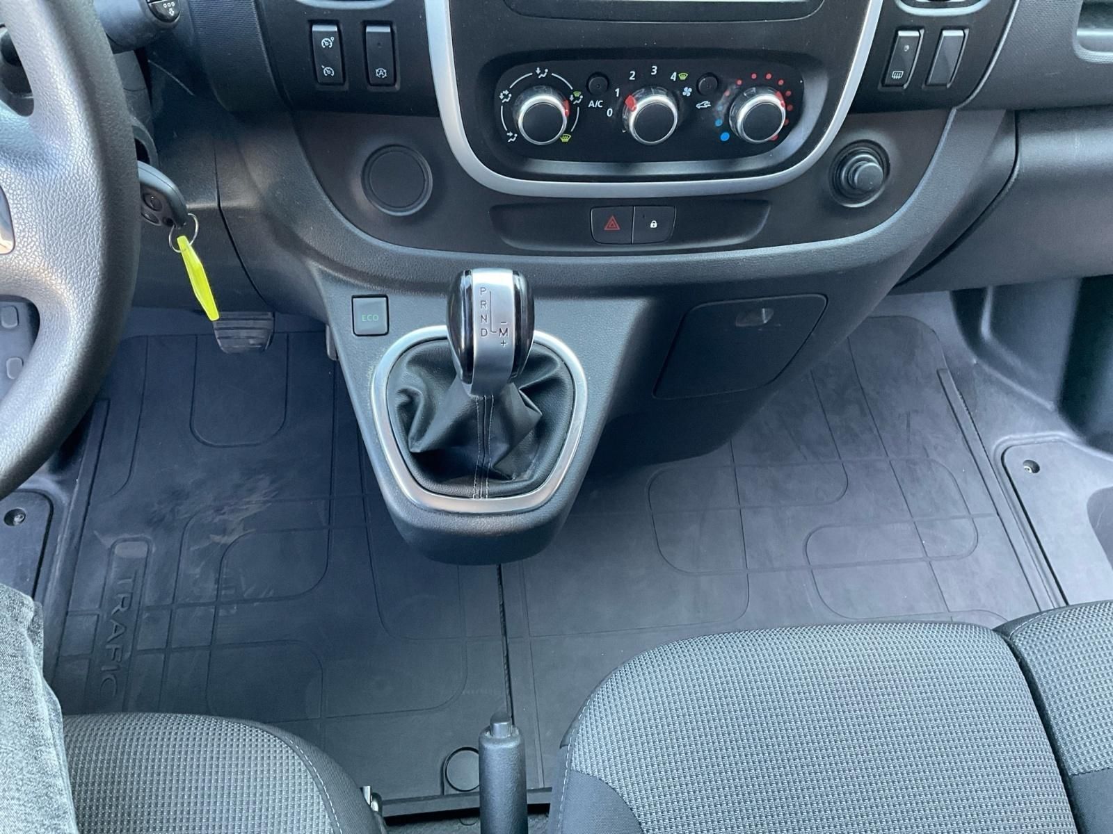 Renault Trafic - Samsaru's Car Outlet