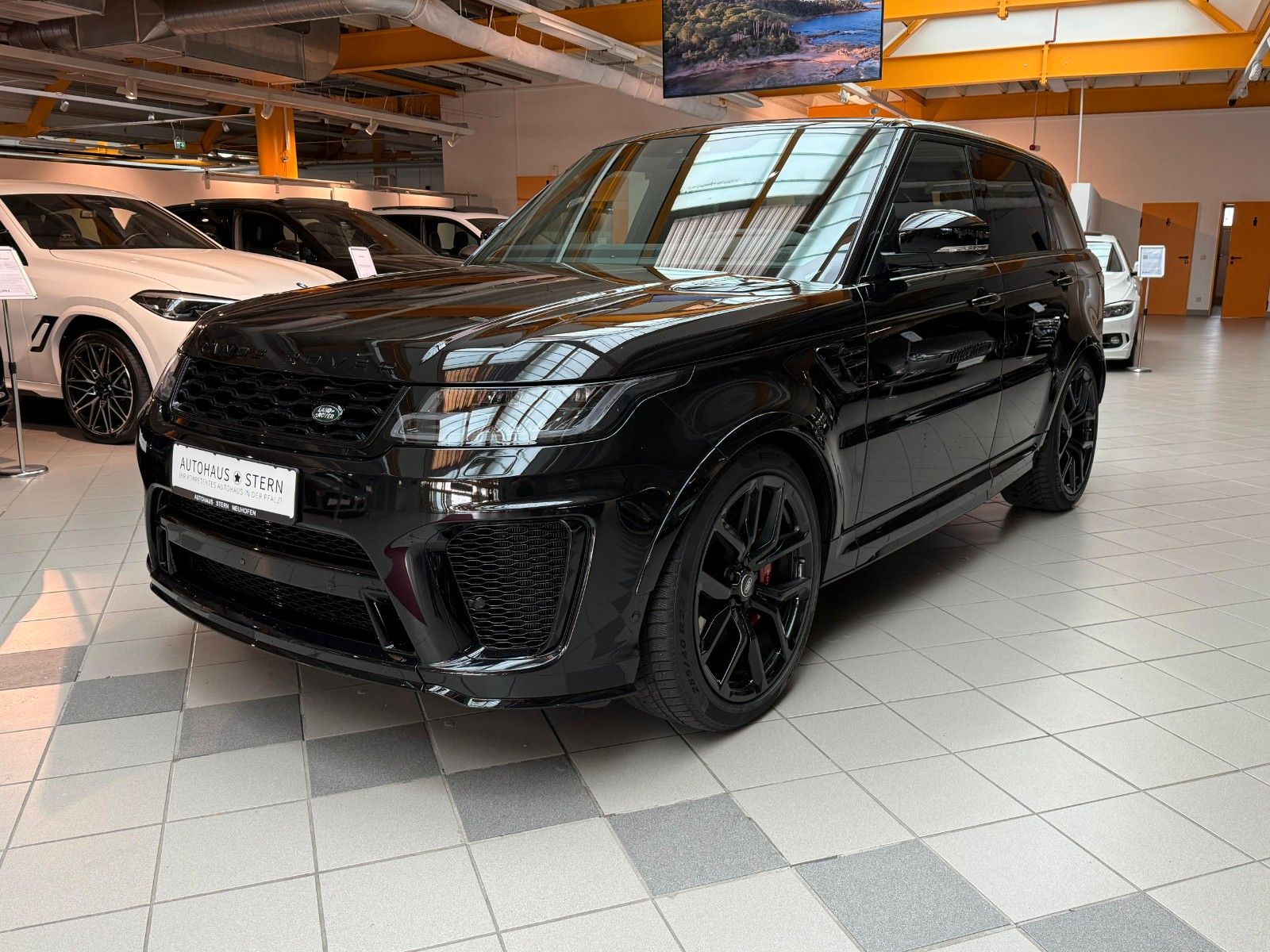 Range Rover Sport SVR - Samsaru's Car Outlet