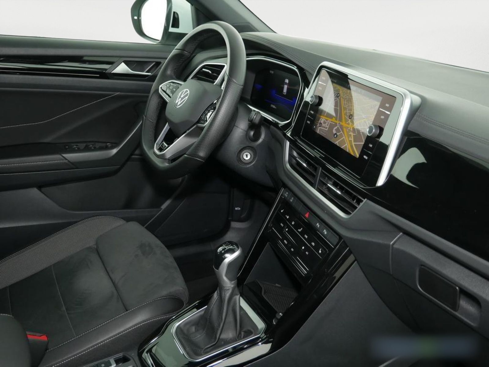 Volkswagen T-Roc R-Line - Samsaru's Car Outlet