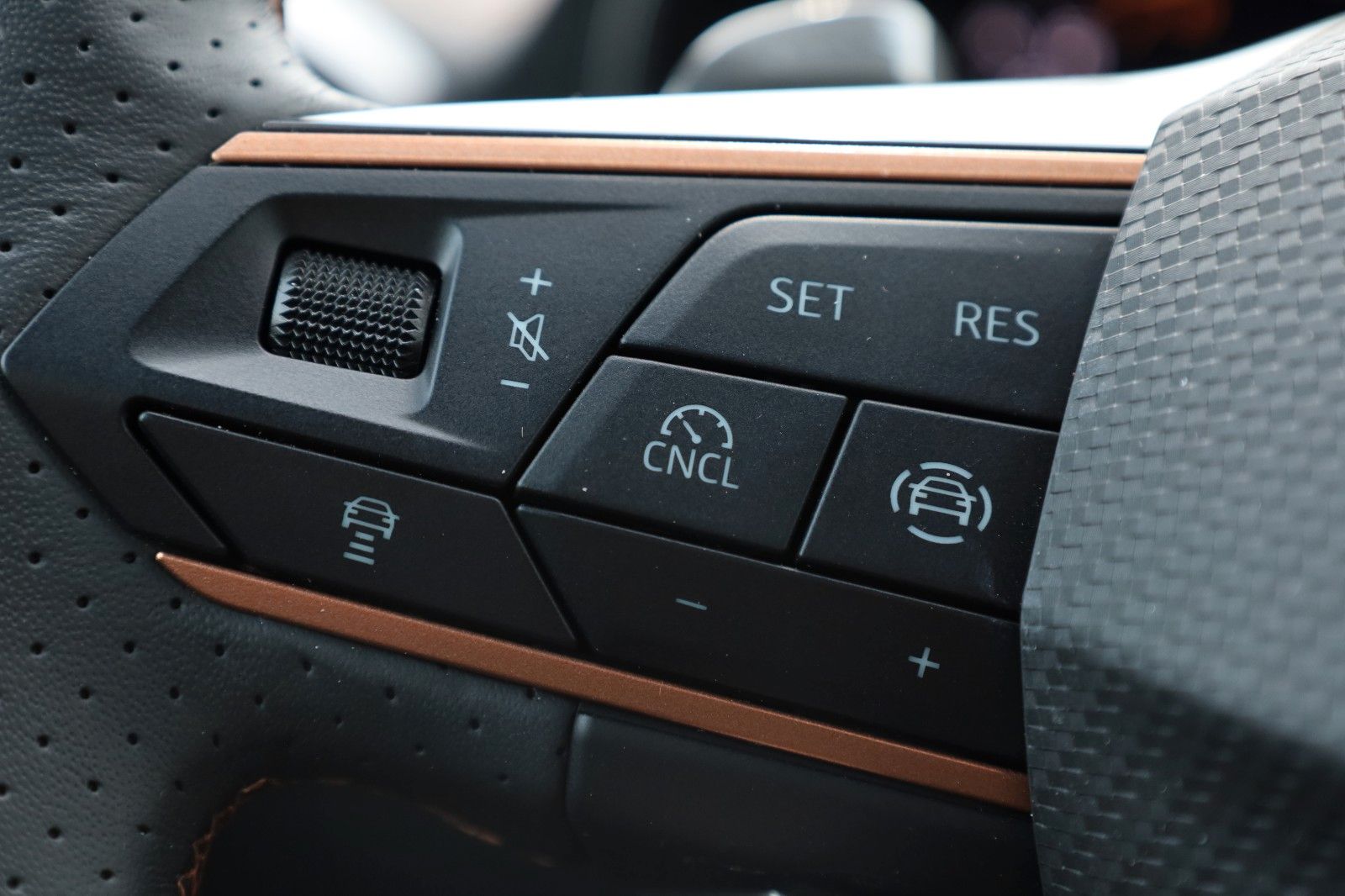 Cupra Formentor 1.5 eTSI - Samsaru's Car Outlet
