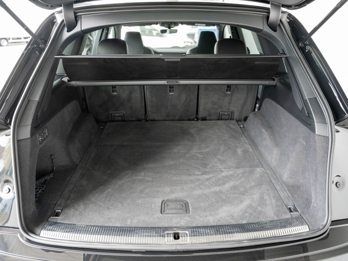 Audi Q7 SUV S line S line 50 TDI quattro 210(286) tip