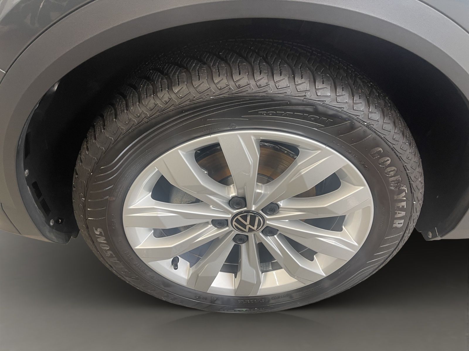 Volkswagen T-Roc 1.5 TSI Sport - Samsaru's Car Outlet