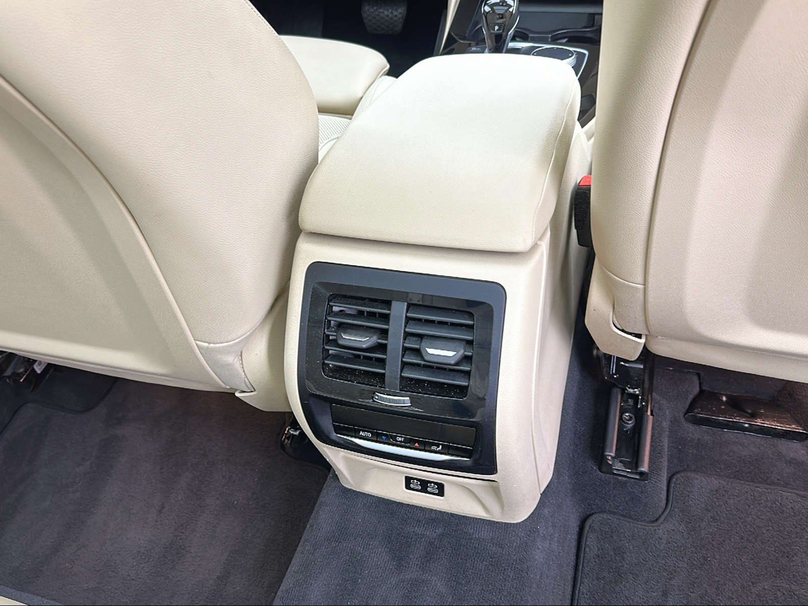 BMW X3 xDrive30e Navi AHK Kamera Pano.Dach LED