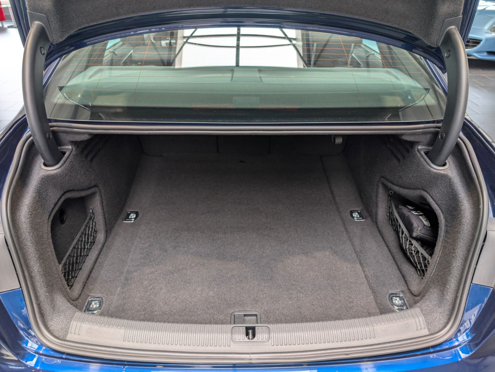 Audi A4 40 TDI S tronic advanced - Samsaru's Car Outlet